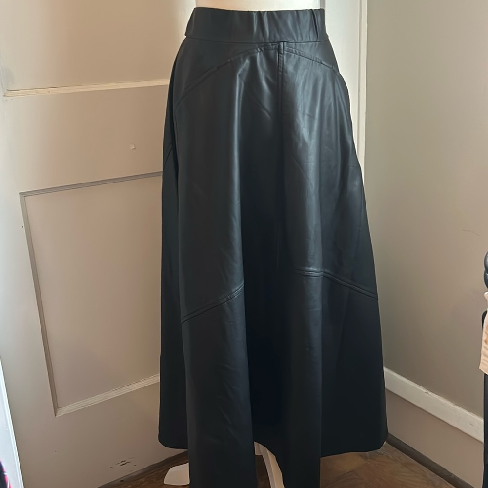 NWT June Ambrose Black Faux Leather Skirt Sz. 10